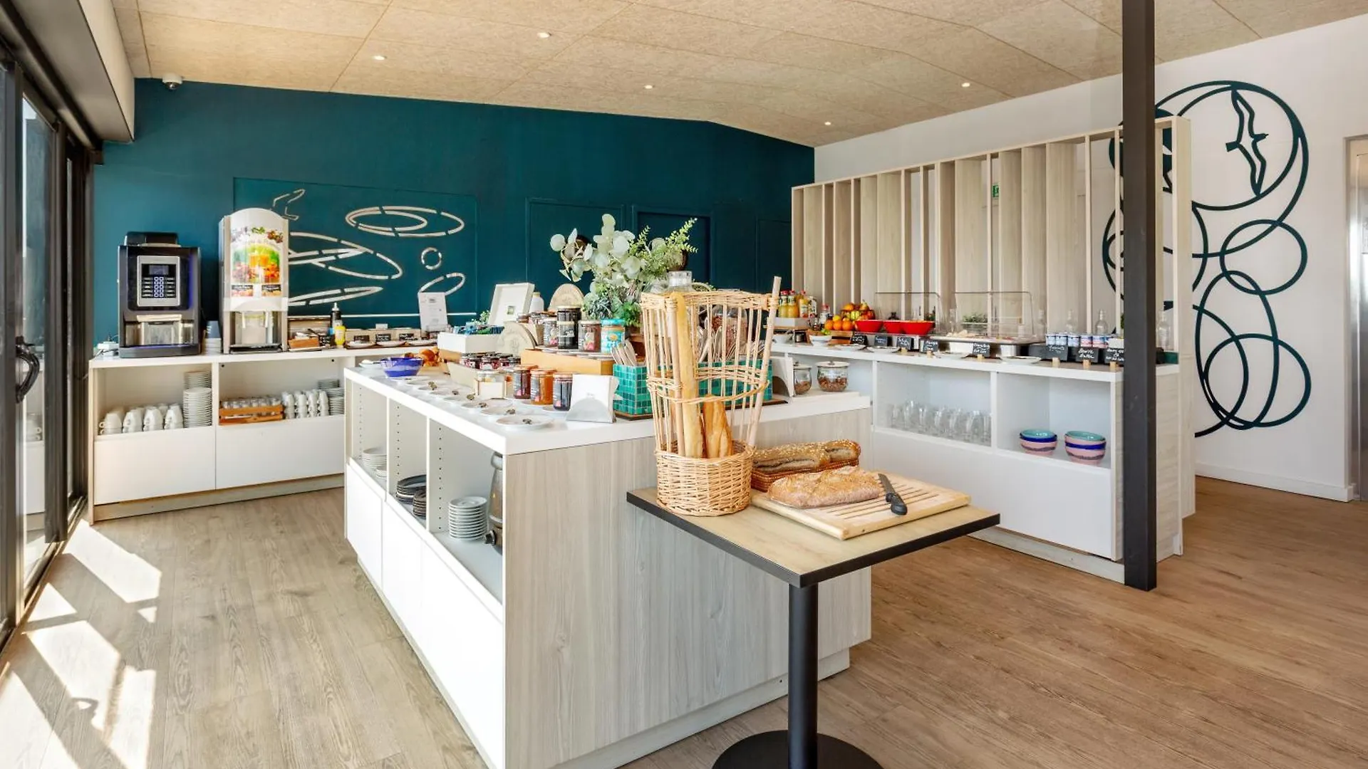Golden Tulip Hotel & Rooftop Martigues Provence 4*,  Francia