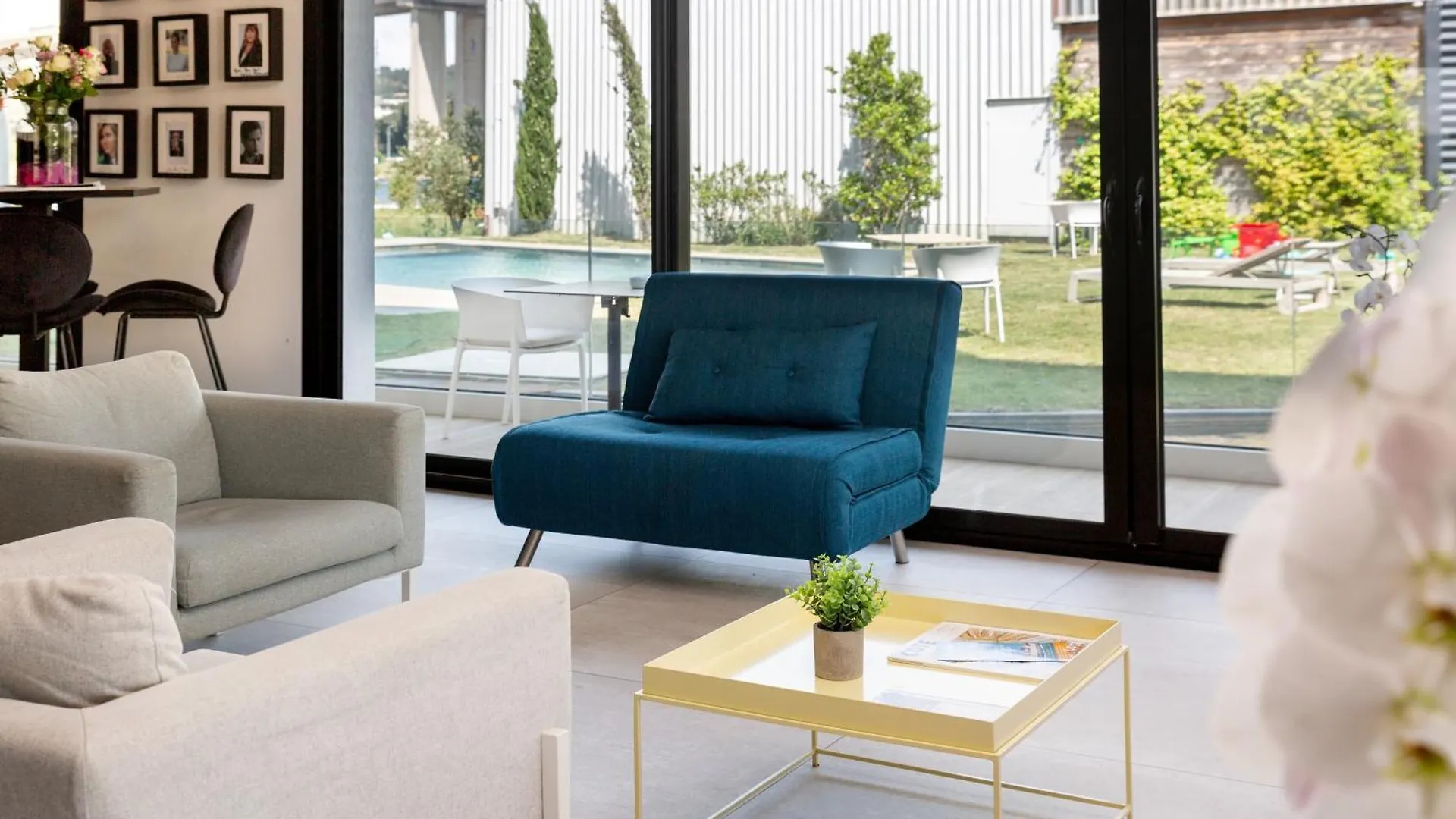 Golden Tulip Hotel & Rooftop Martigues Provence 4*,