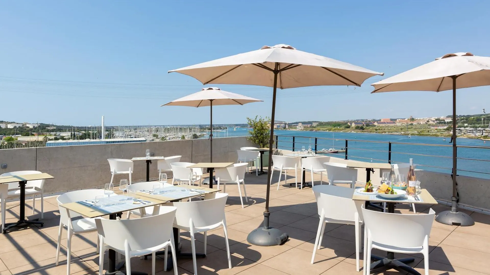 Golden Tulip Hotel & Rooftop Martigues Provence