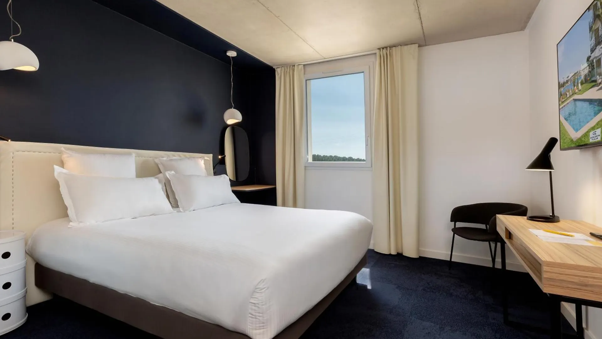 ****  Golden Tulip Hotel & Rooftop Martigues Provence צרפת